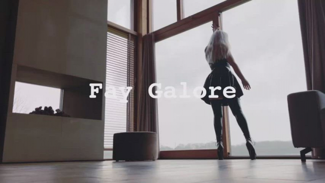 Fay Galore | Latex clad + glass sextoy = shaking orgasm