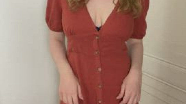For the love of curvy redheads in and out of summer dresses!