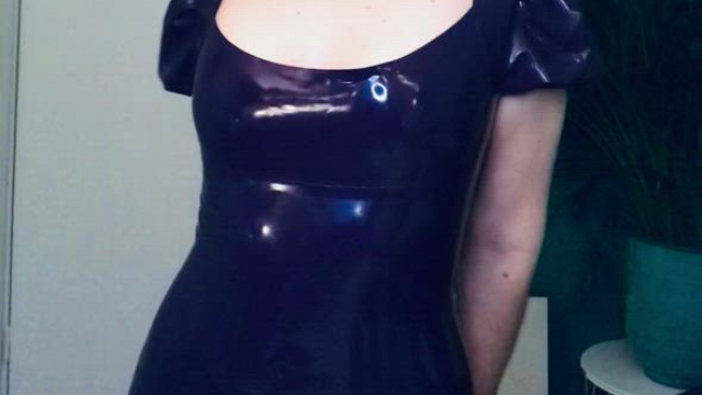 Do you want to know a secret? I'm not wearing any underwear