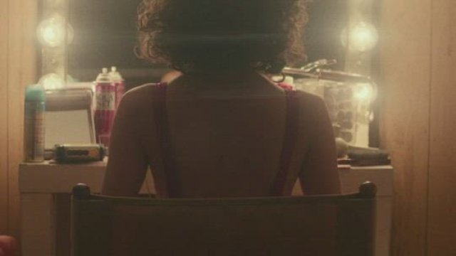 Rose Byrne great plot in tv series Physical