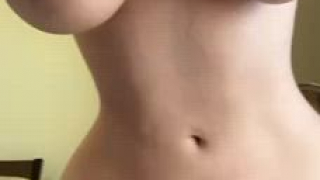 Big titties with a tiny waist on my 5’1 frame