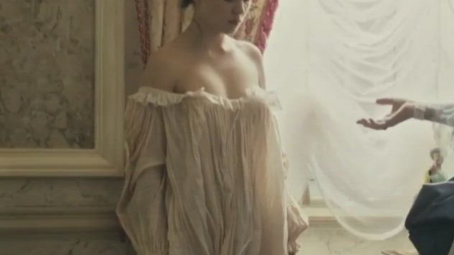 Léa Seydoux - Nice French plot reveal in 'Farewell, My Queen'