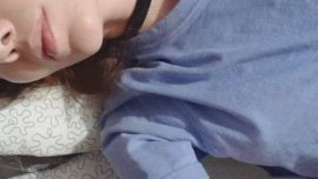 what if a petite tease woman with wet panties try to wake up you^^