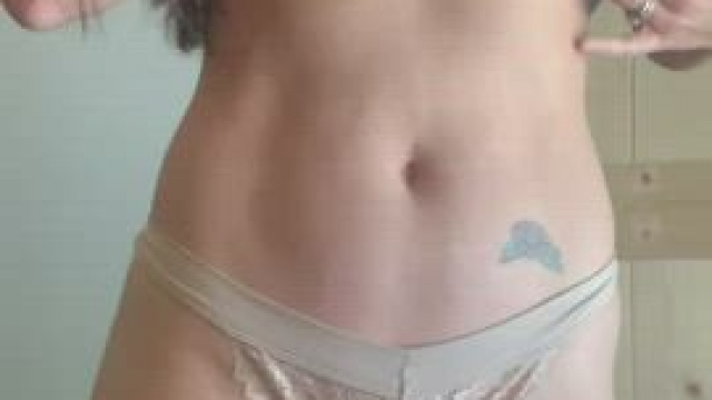 Does my 40yr old mother bod make your penis hard? (F)
