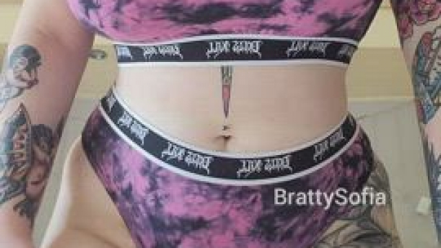 Would you ever fuck a thick goth girl?