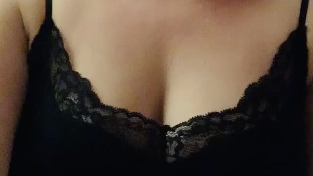 Simply huge hot tits [f] - credit u/Adeptlyadroit