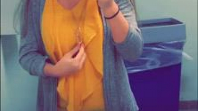 I’m really trying to get promoted to biggest slut in the office, I’m in the bath