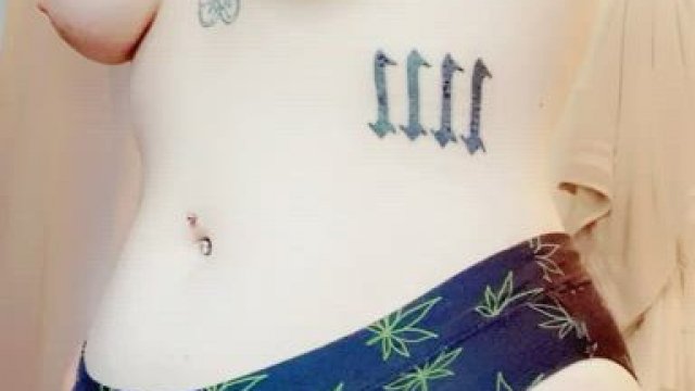 Anyone Love Curvy Goth Stoners