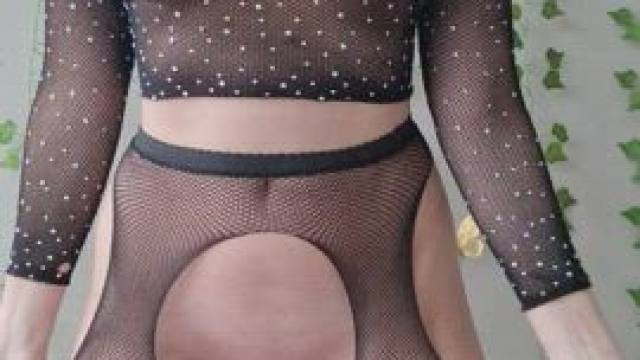 My japanese natural body looks hot in tight fishnets