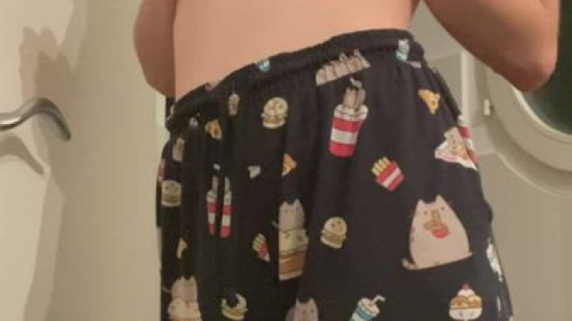 Interact if you’d fuck a 2003