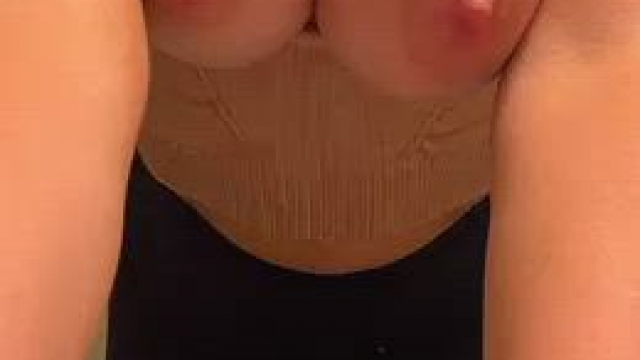 I love when old men stare at my tits…they sure do like college ladies ???? (f)