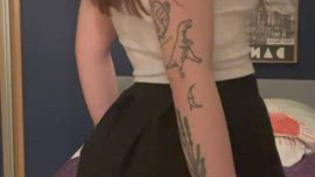 Hi from whore in the next door