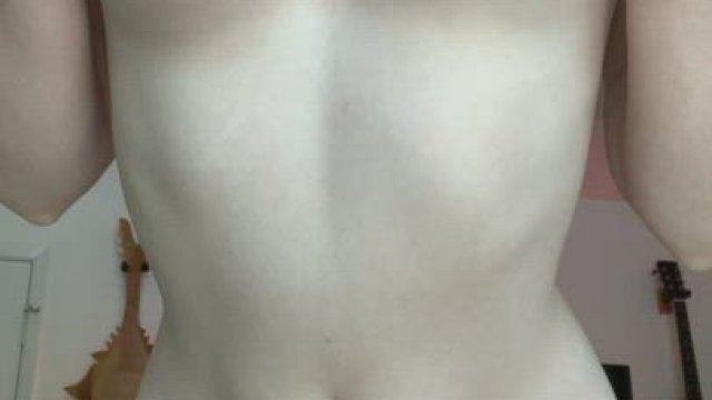 Cuty big wingspan spread